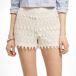 Express Cream Tiered Floral Lace Shorts Womens Large NWT Boho Summer Crochet